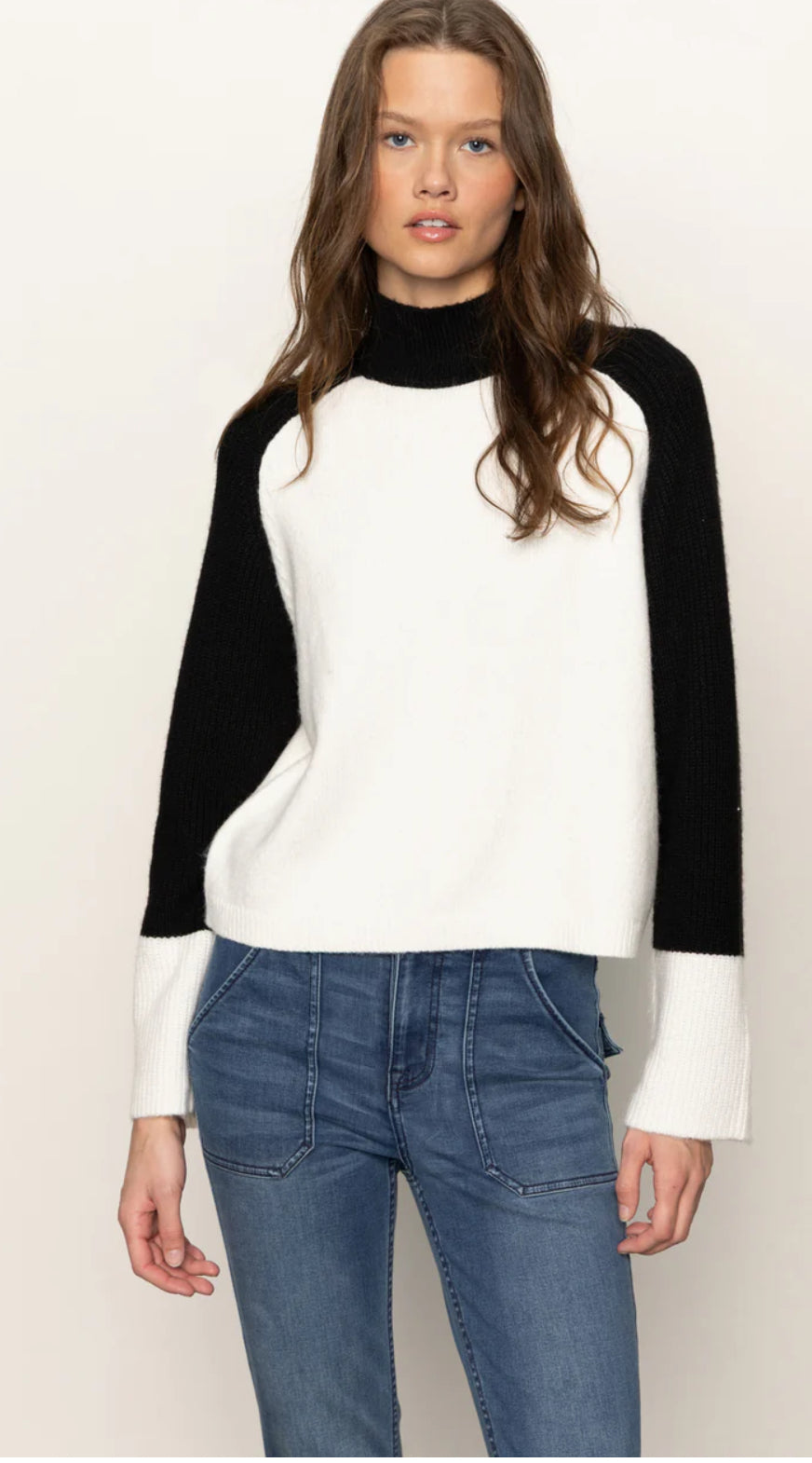 Downtown Chalk/Bla Sweater